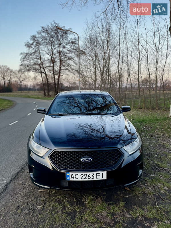 Седан Ford Taurus 2017 в Луцке