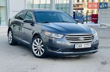 Седан Ford Taurus 2015 в Києві