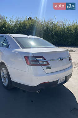 Седан Ford Taurus 2018 в 