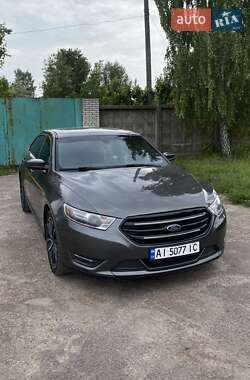 Седан Ford Taurus 2017 в 