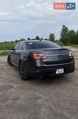 Седан Ford Taurus 2017 в 