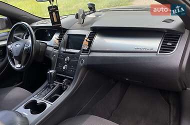 Седан Ford Taurus 2017 в 