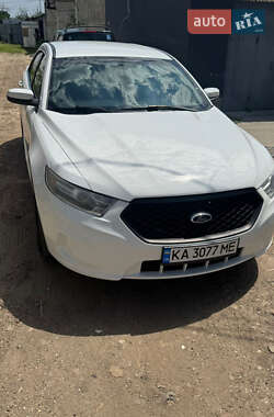 Седан Ford Taurus 2014 в 