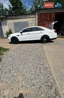 Ford Taurus 2014