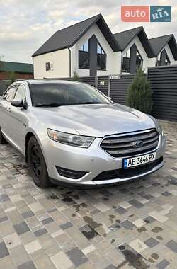 Седан Ford Taurus 2012 в Дніпрі