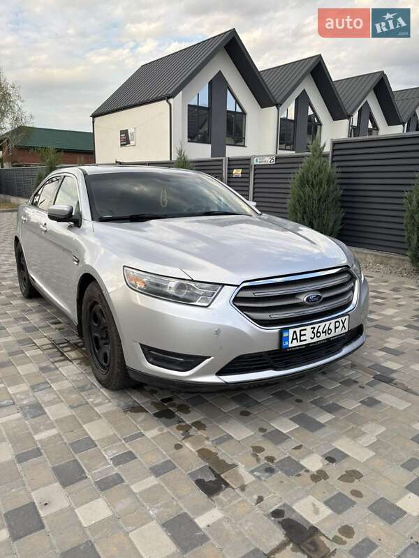 Ford Taurus 2012