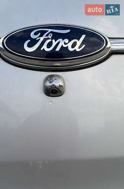 Седан Ford Taurus 2012 в 