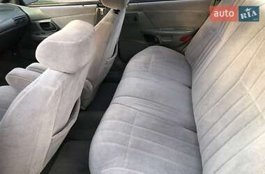 Седан Ford Taurus 1993 в 