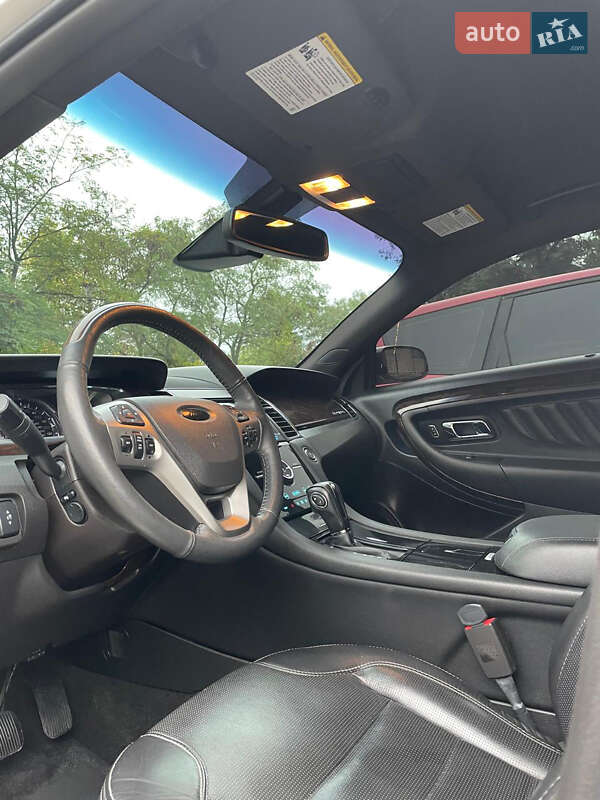 Седан Ford Taurus 2018 в Ровно