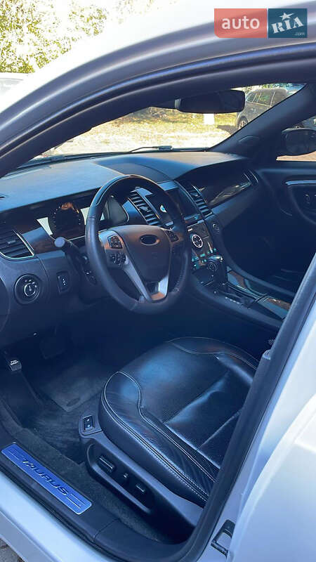 Седан Ford Taurus 2018 в Ровно