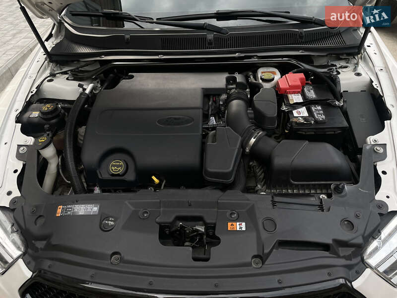 Седан Ford Taurus 2018 в Ровно