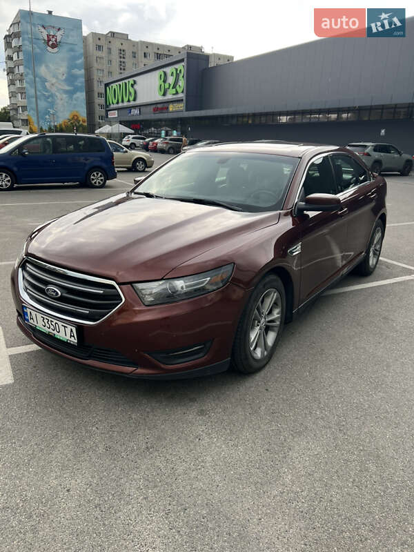 Ford Taurus 2016