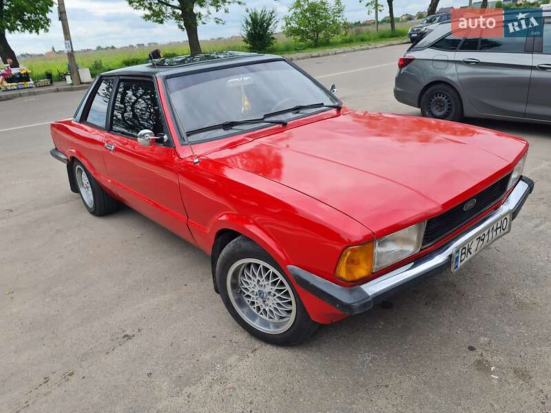 Седан Ford Taurus 1981 в 