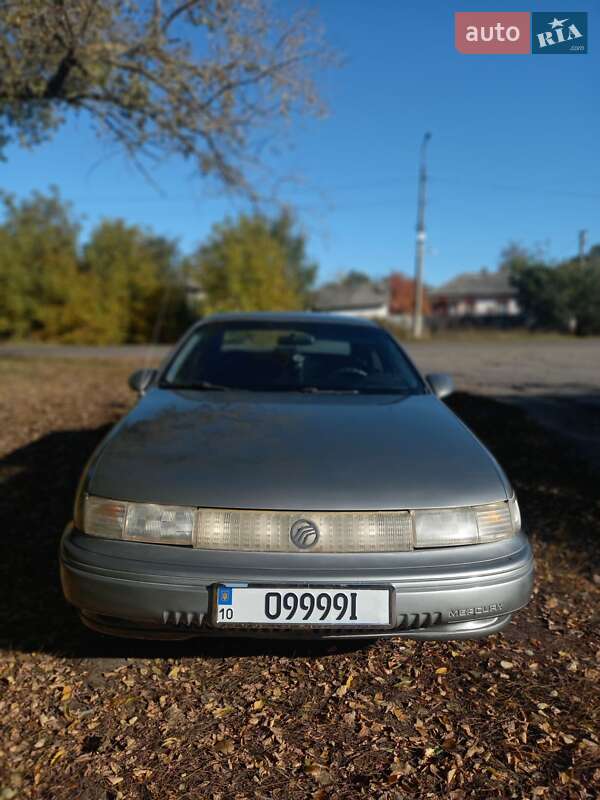 Седан Ford Taurus 1990 в Носовке