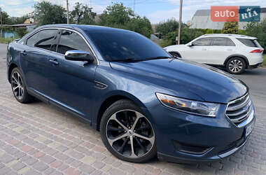 Седан Ford Taurus 2018 в 