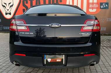 Седан Ford Taurus 2017 в 