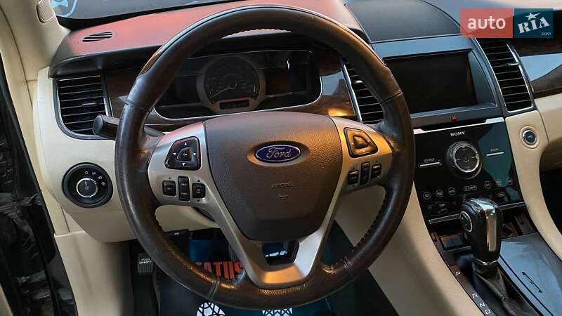 Седан Ford Taurus 2017 в Виннице