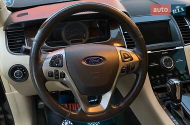 Седан Ford Taurus 2017 в 
