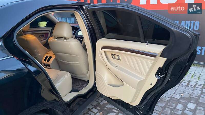 Седан Ford Taurus 2017 в Виннице
