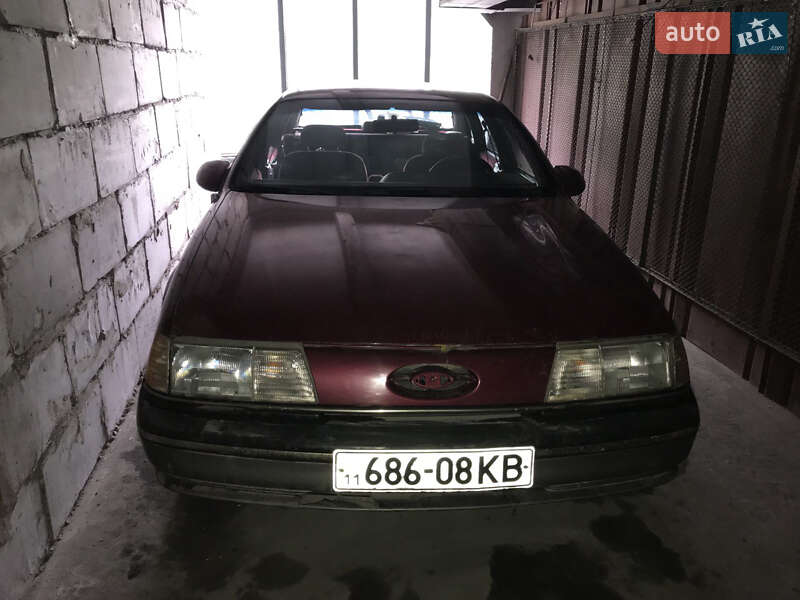 Седан Ford Taurus 1990 в Гнідині