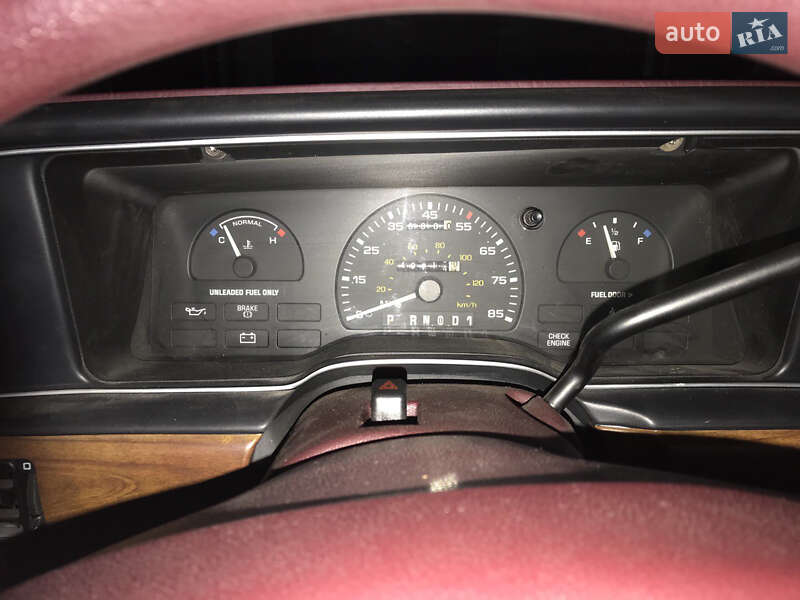 Седан Ford Taurus 1990 в Гнідині