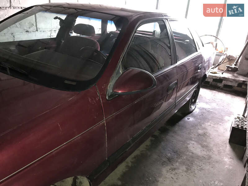 Седан Ford Taurus 1990 в Гнідині