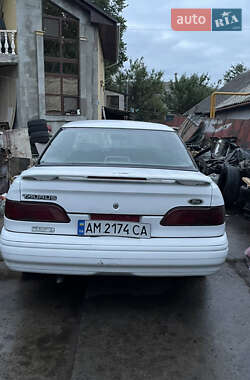 Седан Ford Taurus 1993 в Коростене