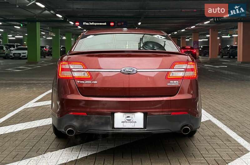 Седан Ford Taurus 2016 в Києві