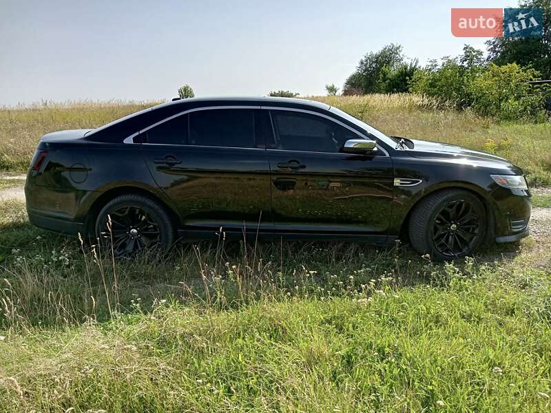 Седан Ford Taurus 2014 в Фастове