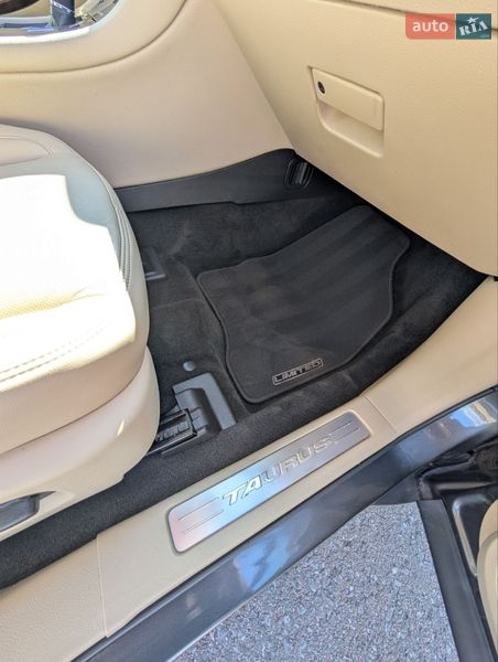 Седан Ford Taurus 2017 в Николаеве