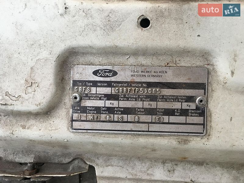 Седан Ford Taurus 1986 в Рава-Руській