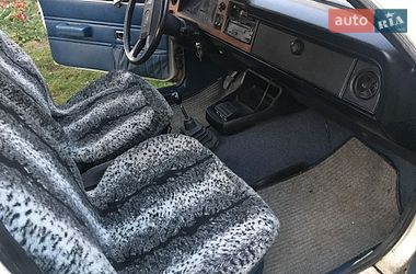 Седан Ford Taurus 1986 в Рава-Руській