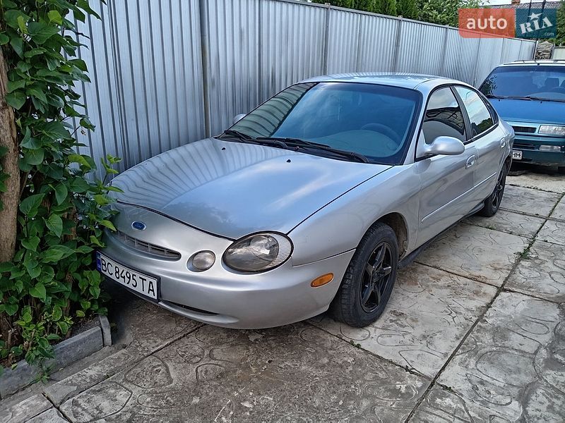 Седан Ford Taurus 1997 в Нововолынске