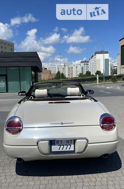Кабриолет Ford Thunderbird 2005 в 