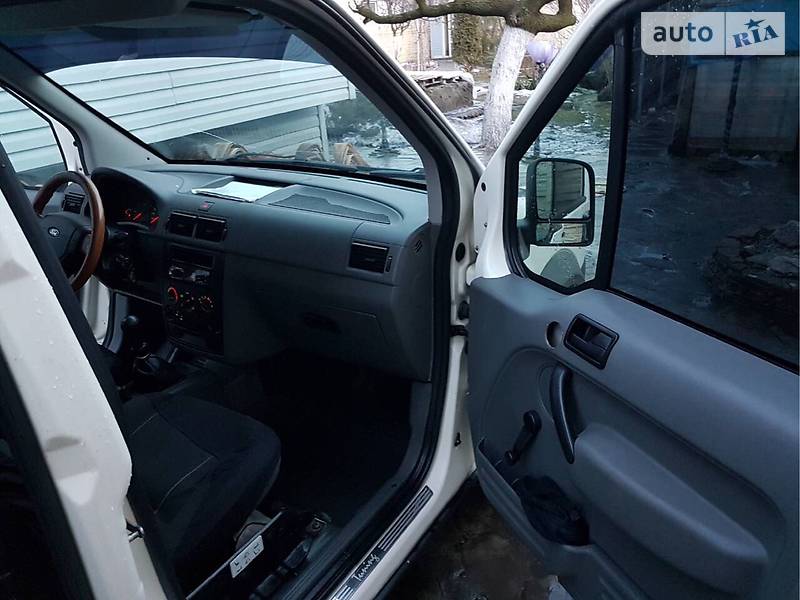 Грузопассажирский фургон Ford Tourneo Connect 2006 в Павлограде