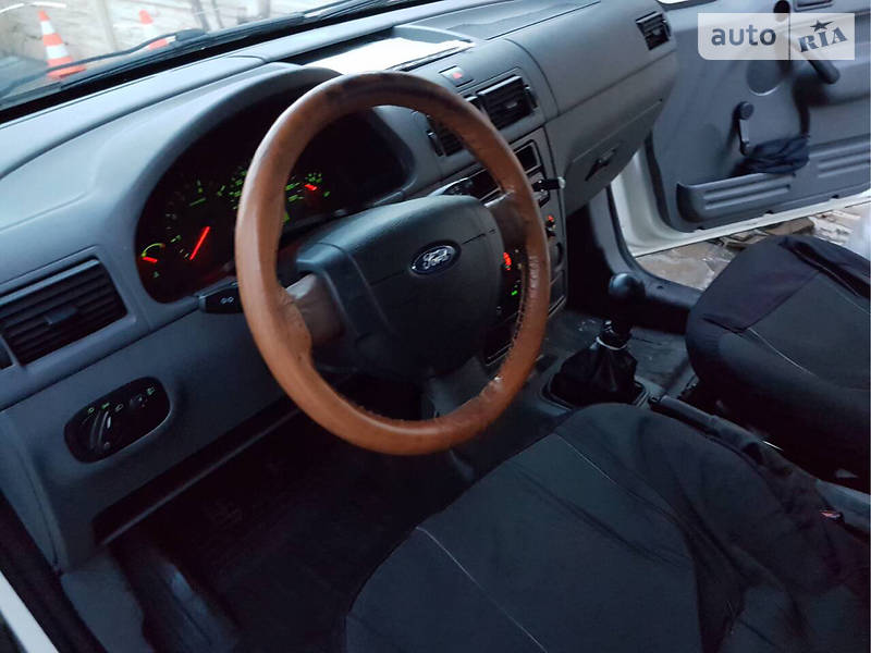 Грузопассажирский фургон Ford Tourneo Connect 2006 в Павлограде