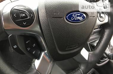 Вантажопасажирський фургон Ford Tourneo Connect 2015 в 