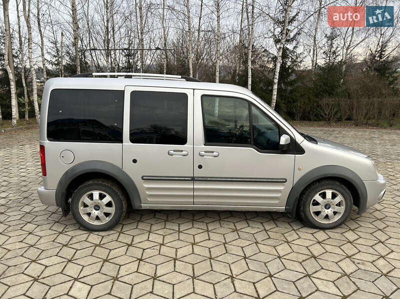 Минивэн Ford Tourneo Connect 2012 в Черновцах