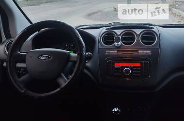 Минивэн Ford Tourneo Connect 2010 в 