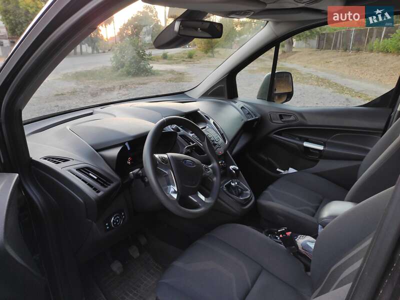Микровэн Ford Tourneo Connect 2015 в Валках