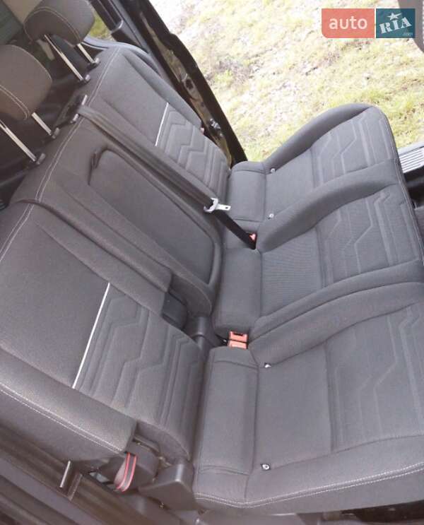 Минивэн Ford Tourneo Connect 2017 в Тысменице фото 16 Минивэн Ford Tourneo Connect 2017 в Тысменице