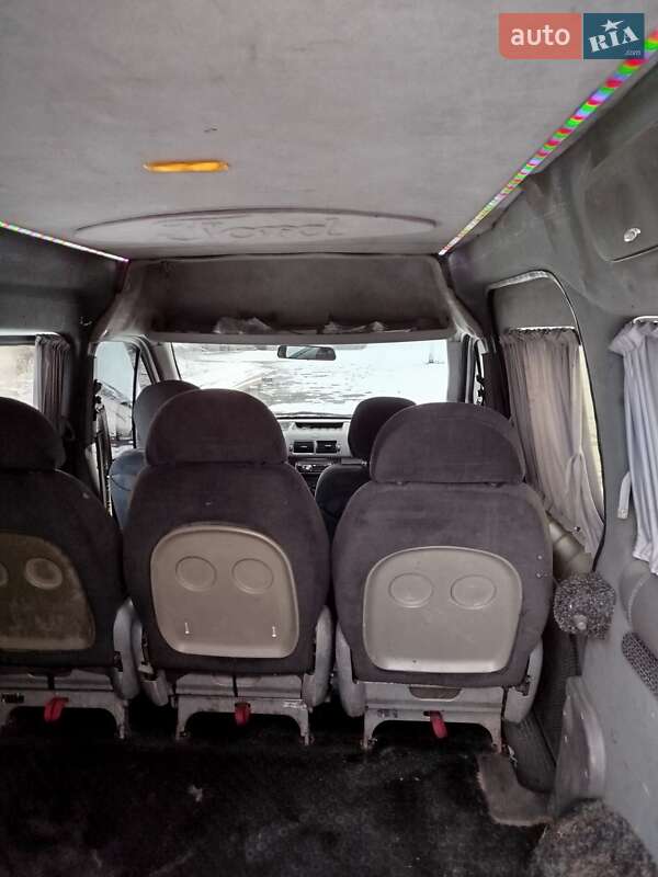 Мінівен Ford Tourneo Connect 2004 в Вараші