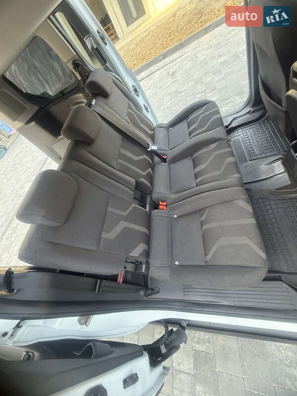 Минивэн Ford Tourneo Connect 2016 в Мукачево фото 15 Минивэн Ford Tourneo Connect 2016 в Мукачево