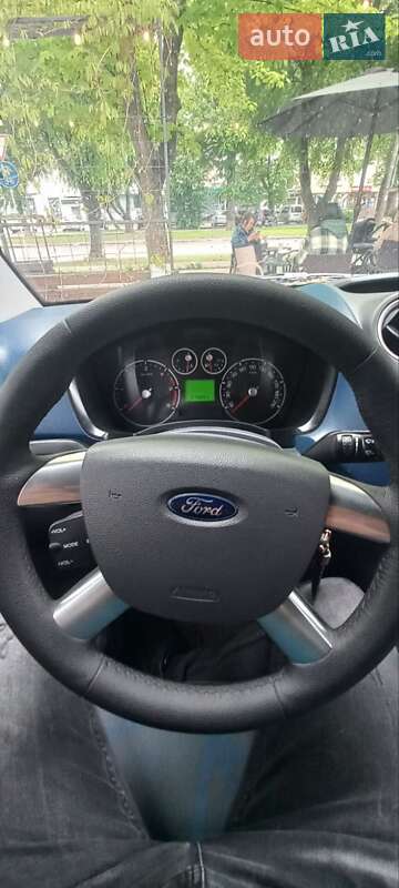 Минивэн Ford Tourneo Connect 2012 в Луцке