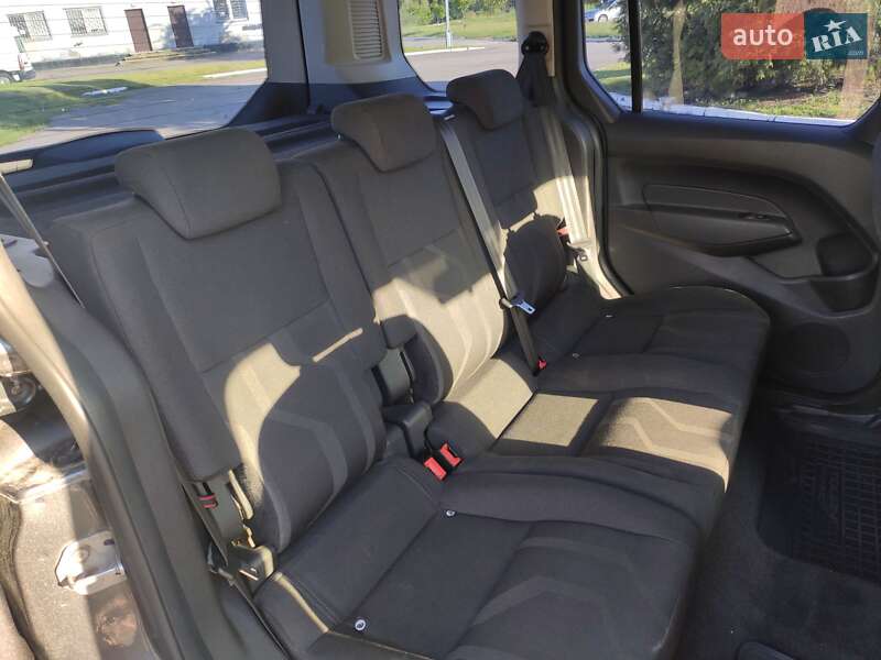 Минивэн Ford Tourneo Connect 2016 в Ровно