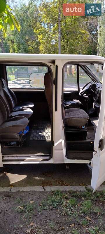 Минивэн Ford Tourneo Connect 2005 в Ромнах