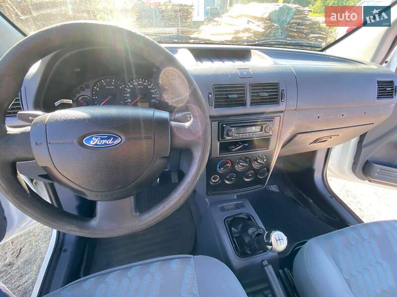 Минивэн Ford Tourneo Connect 2008 в Киеве