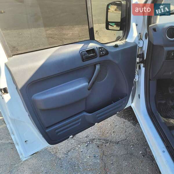 Минивэн Ford Tourneo Connect 2010 в Днепре