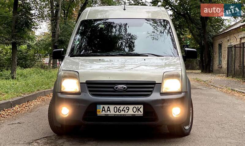 Мінівен Ford Tourneo Connect 2011 в Києві