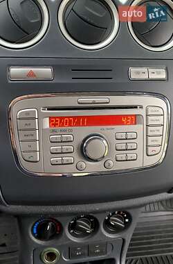 Минивэн Ford Tourneo Connect 2011 в 